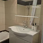 Quiet Seaside Apartment, 1 Min To Beach, Parking, Promenade De La
