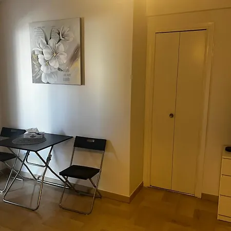 Апартаменты Quiet Seaside Apartment, 1 Min To Beach, Parking, Promenade De La